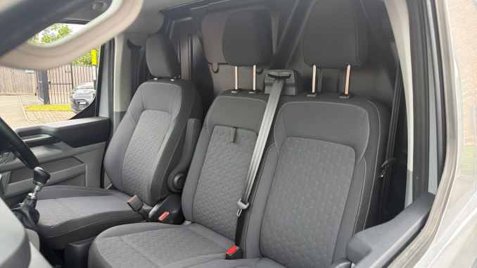 Ford Transit Custom 280 L2 Diesel Fwd 2.0 EcoBlue 136ps H1 Van Limited - Image 33